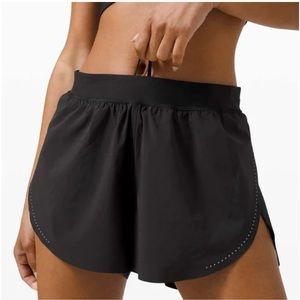 Women’s Lululemon Find Your Pace short, 3” lined.
